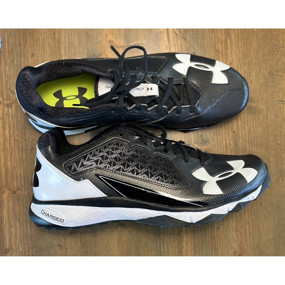 Under Armour Men's Deception Trainer Baseball Turf Cross Shoe 8.5 NEW